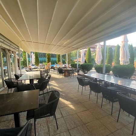 Meridiana Novi Sad Buitenkant foto