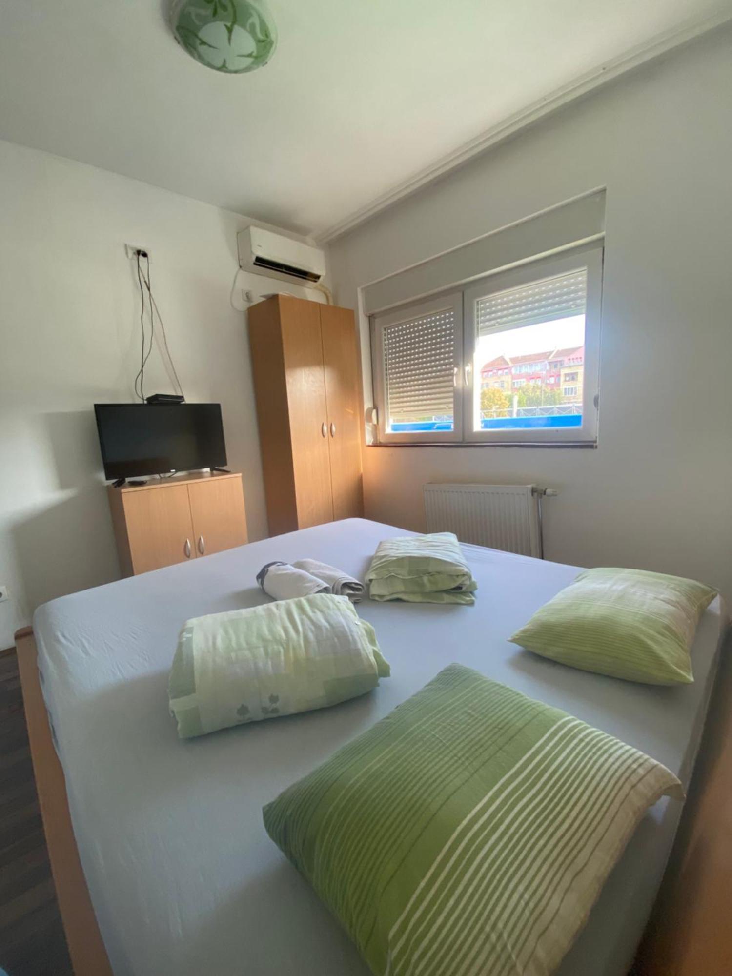 Meridiana Novi Sad Buitenkant foto
